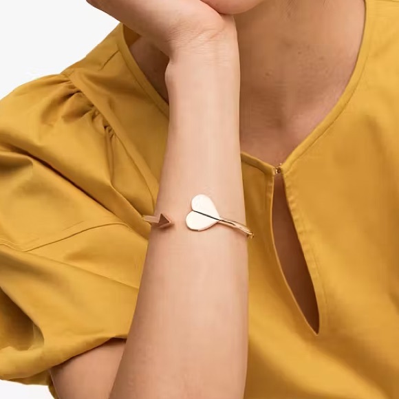 NWT KATE SPADE HEART ARROW SILVER CUFF BRACELET - Picture 3 of 11